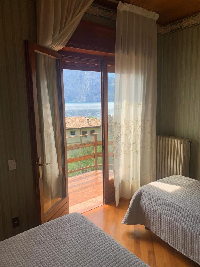 אסנצה די ברנצונה Villa Diana - Terrazza Sul Lago מראה חיצוני תמונה